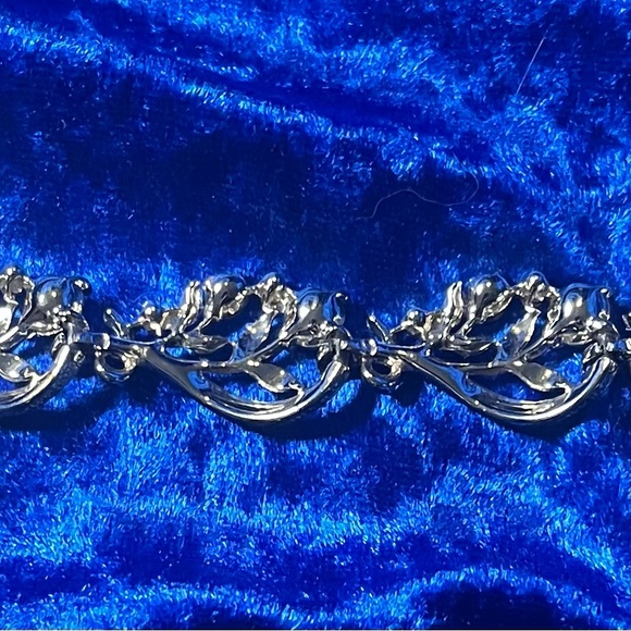 Lisner Signed Bracelet - Picture 3 of 3